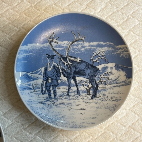 Set of 4 Porsgrund Norway plates, blue & white, scenes of Norway, fjord reindeer - Picture 4 of 11